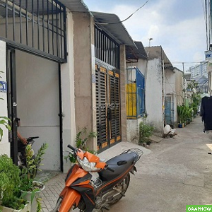 Bán nhà sổ riêng tại khu phố Đông Tân gần ngã tư 550